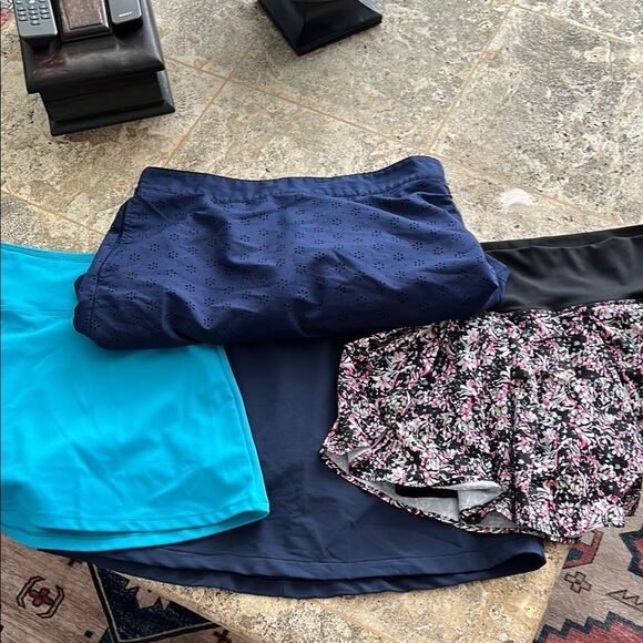 Stylish Skort Collection in Blue, Black, and Floral - Picture 3 of 6